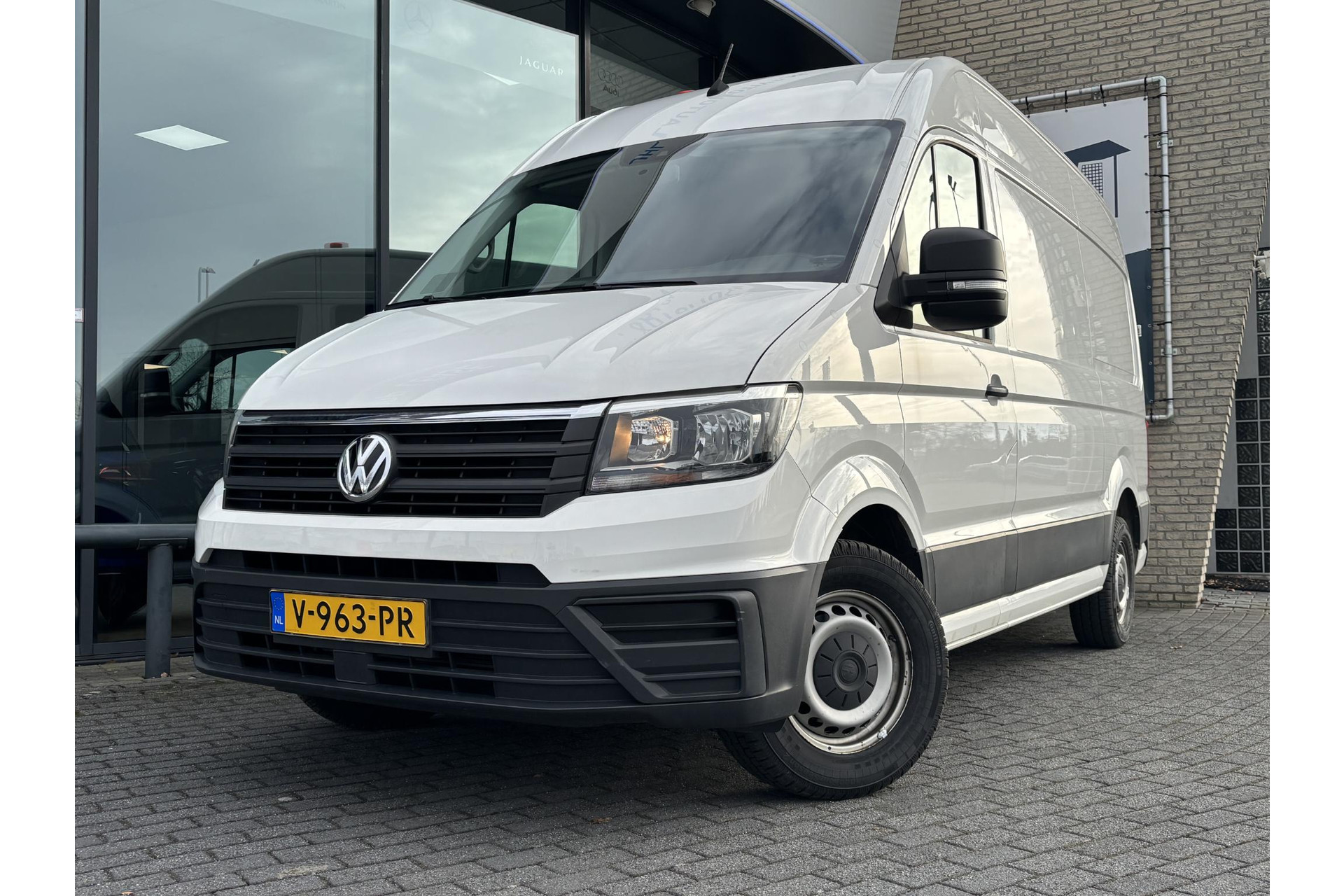 Volkswagen Crafter 35 2.0 TDI L3H3*A/C*CRUISE*HAAK*CAM*TEL*3000KG TRG